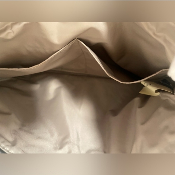 LIKE NEW Kate Spade Metro Spade Zip Pouch, Black Perforated hearts - Picture 9 of 12